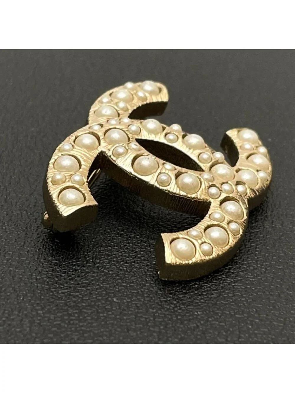 Chanel CC Logo Faux Pearl Gold Icon Brooch